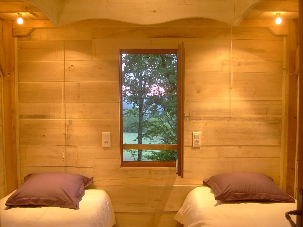 Les Cabanes Du Tertre Urval 외부 사진